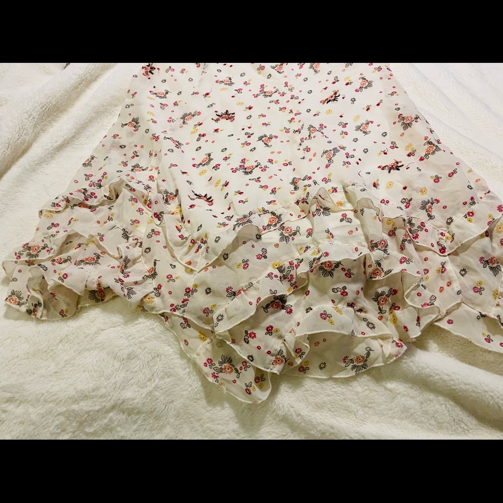 💐EVIE MICRO SEQUINS FLORAL RUFFLE DRESS . - Picture 3 of 11